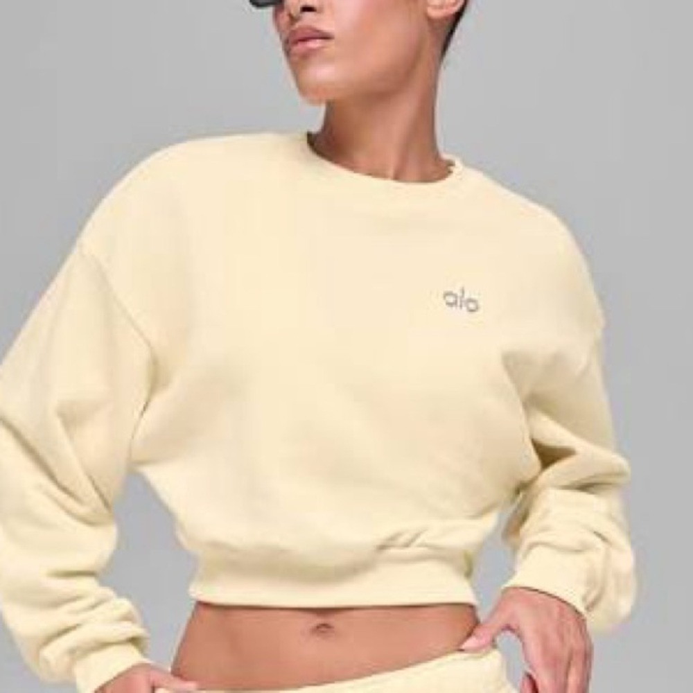Alo yoga yellow candlelight Cropped Sweatshirt accolade Medium NWT